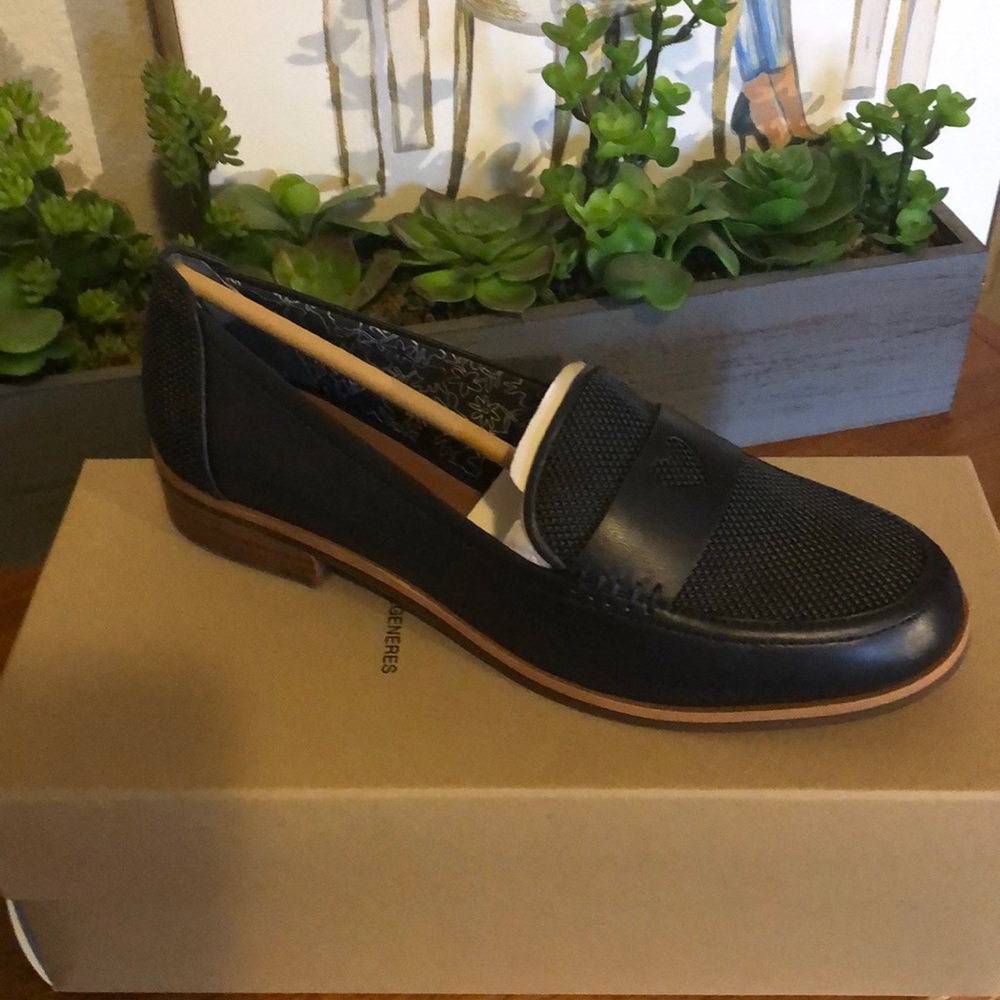 Navy leather penny/heart loafers